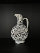 Load image into Gallery viewer, Jarra De Aqua - White/Black
