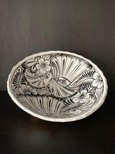 Load image into Gallery viewer, Tazon Pequeno Pajaro - B White 24 cm
